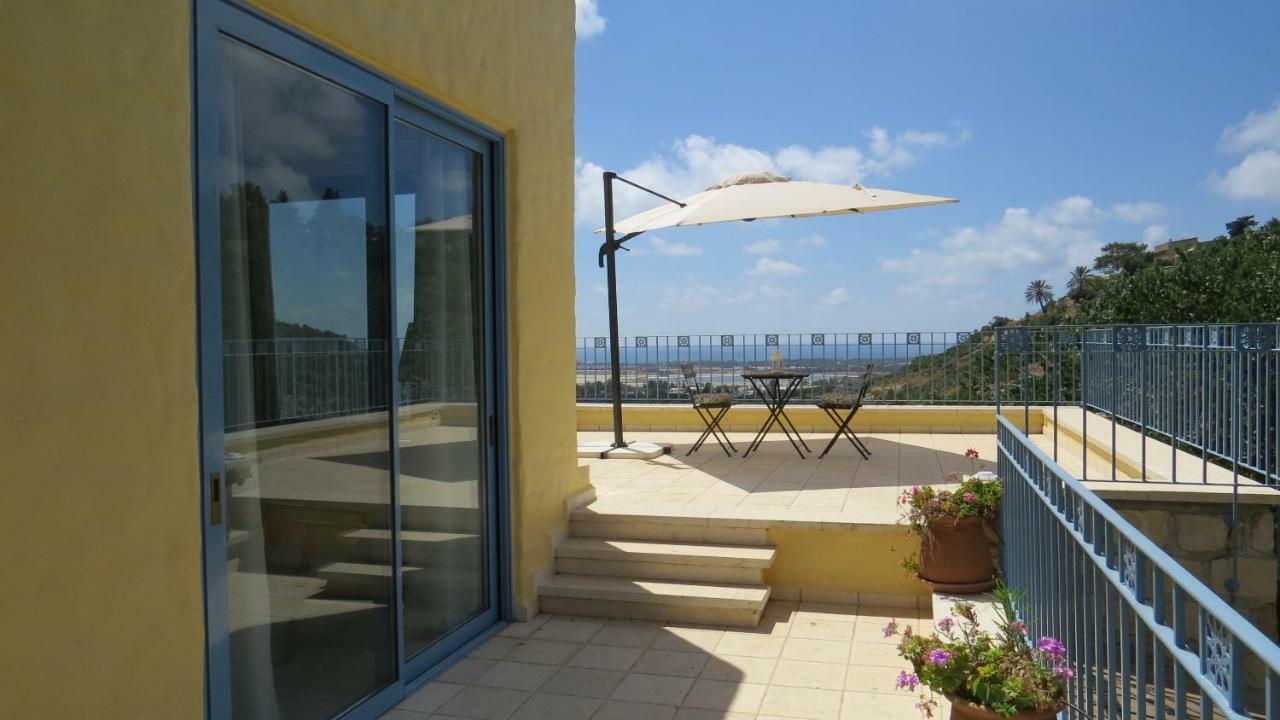 Artsea Studio Apartment With Sea View Ein Hod Bagian luar foto