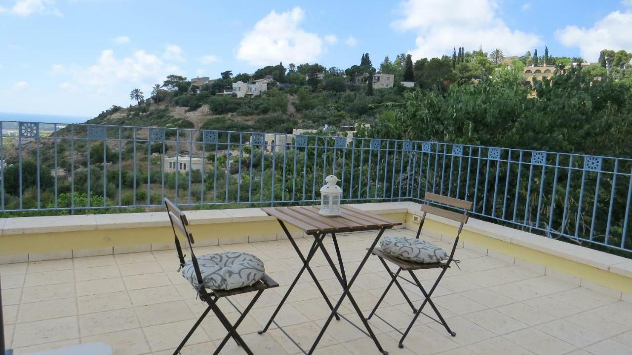 Artsea Studio Apartment With Sea View Ein Hod Bagian luar foto